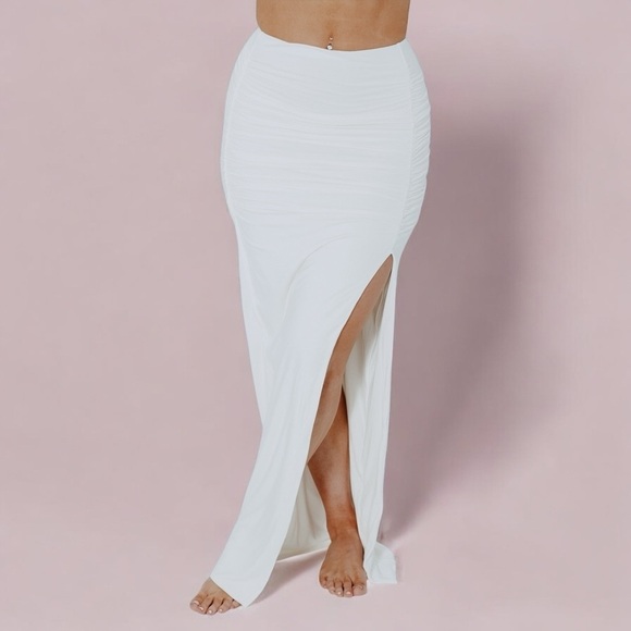 Klassy Network Ruched Maxi Skirt Sz XL Off White Stretchy Modal Slit Soft Skirt - Picture 1 of 9